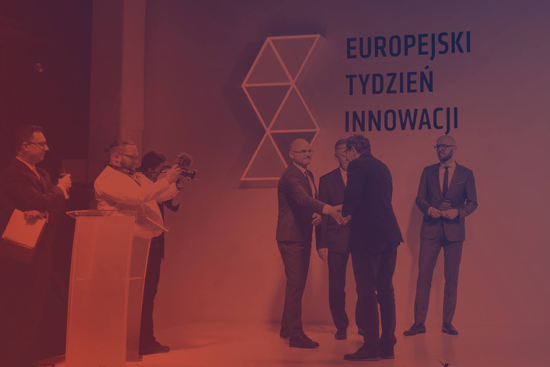 Tomasz Niedzialek, the CEO of EMBIQ, recognized with Top Manager award